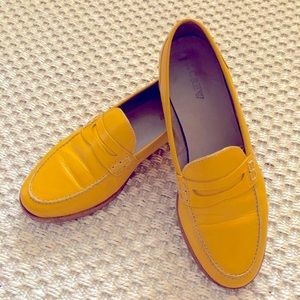 ✨GONE TOMORROW✨ J. CREW All Leather Ryan Penny Loafers Smoky Mustard Yellow 7.5